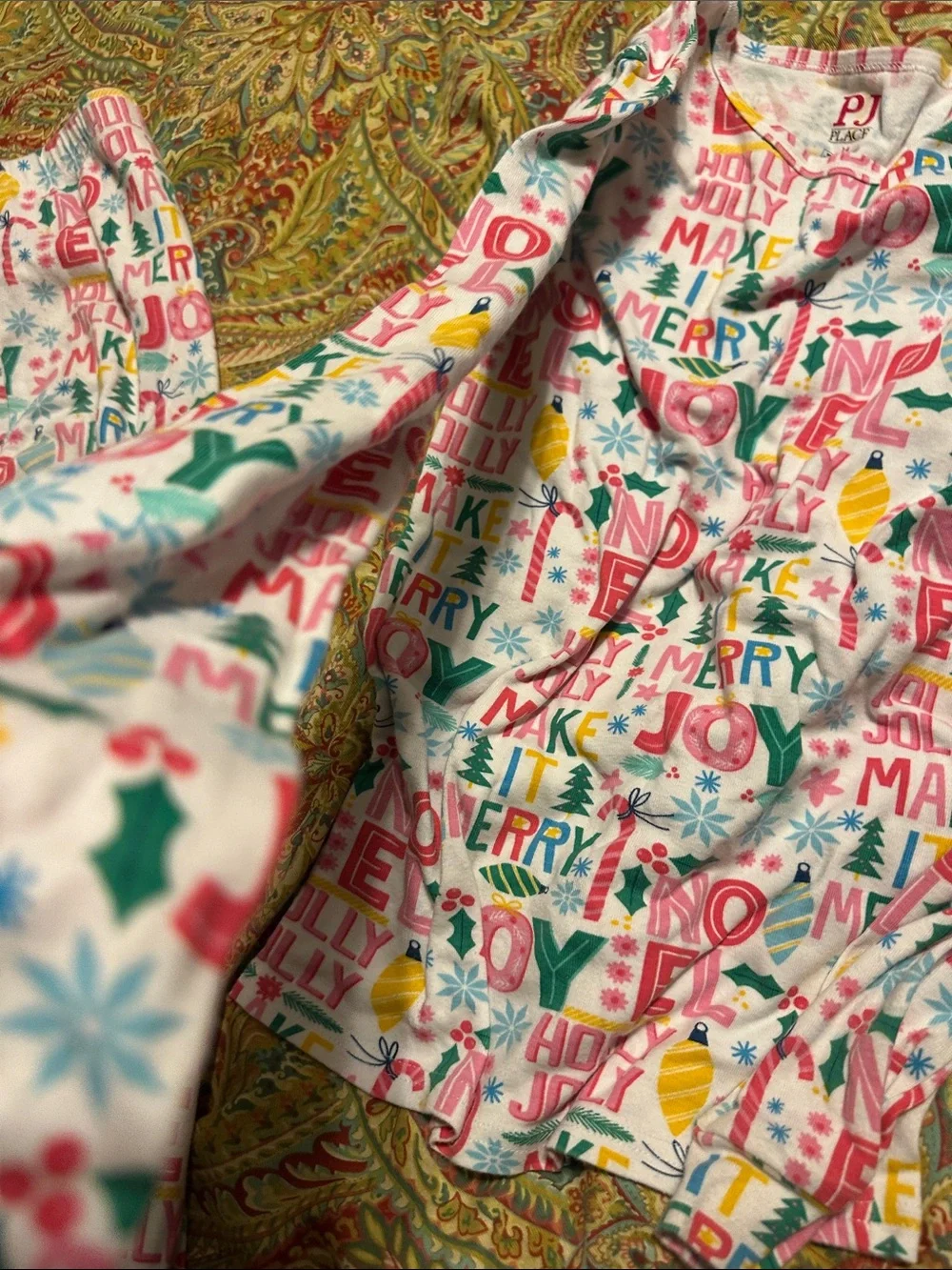 Place Girls' White Holiday Word-Print Pajama Set with Pink & Green Accents